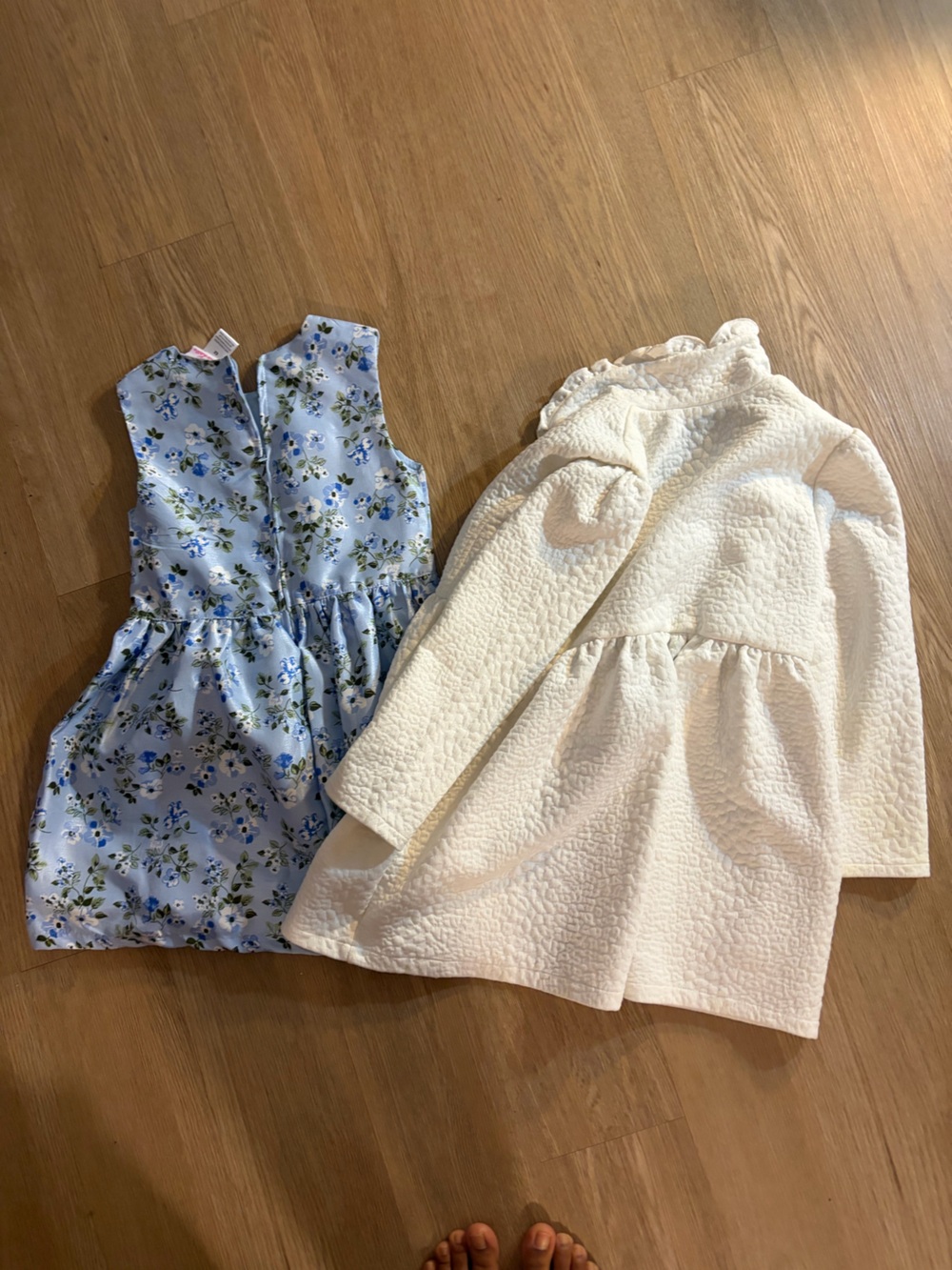 Girls' White Textured Skirt and Blue Floral Shorts Set